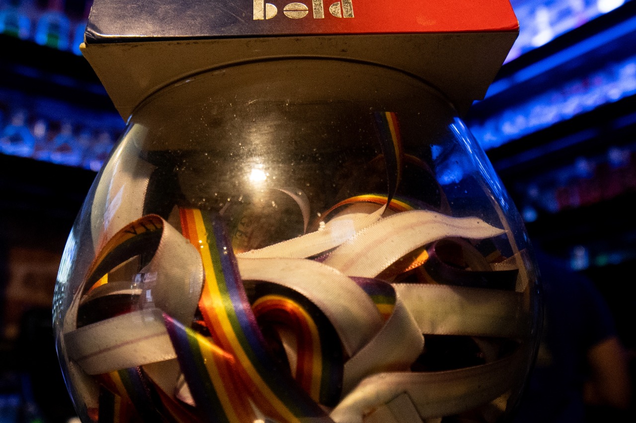  Bombonera de bar con cintas LGBTI
